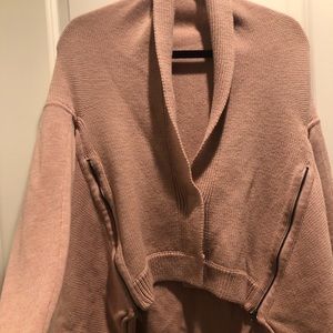 Lululemon sweater. Excellent condition in size small.